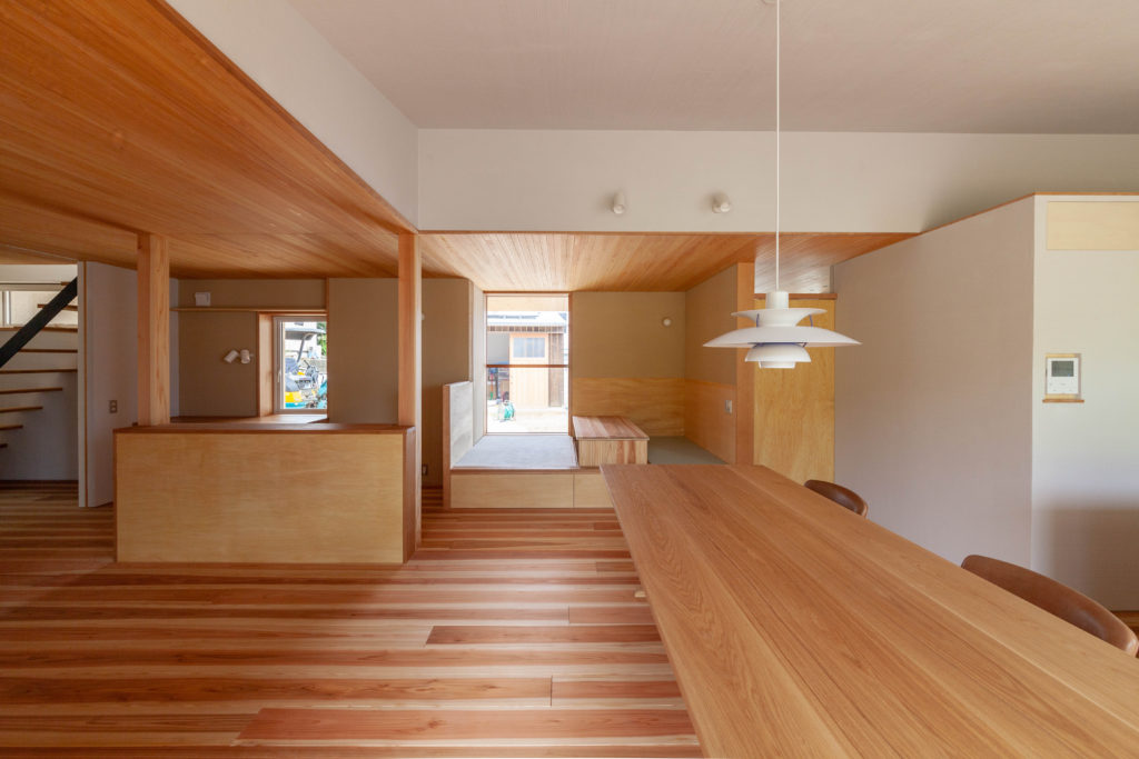 内と外をつなぐ家　リビング